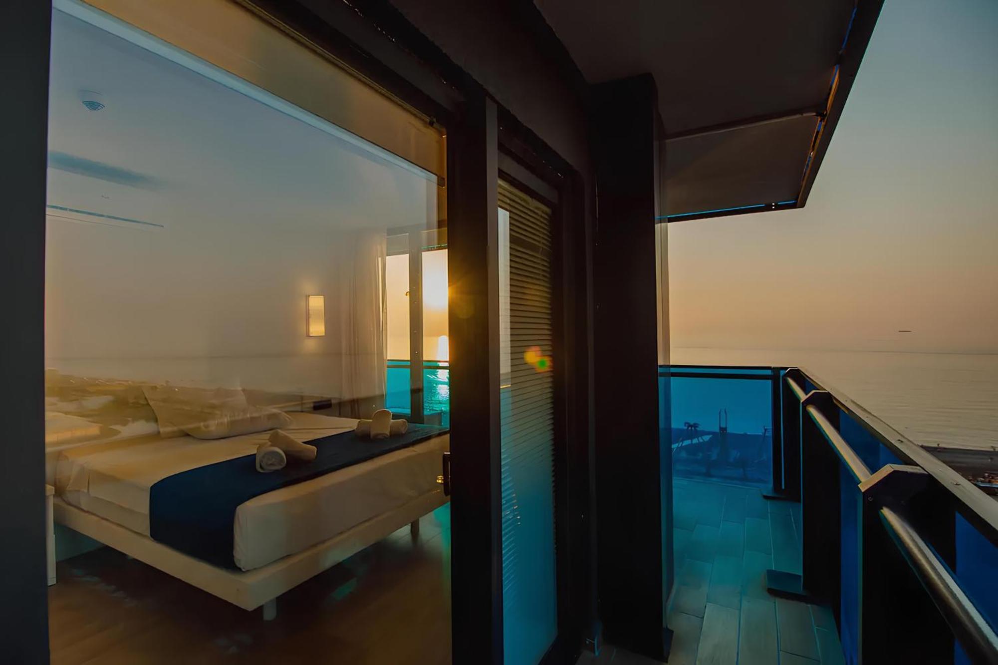 Orbi City Black Sea View Apartment Batumi Exterior photo
